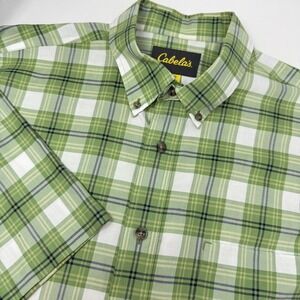 Cabelas Shirt Mens XL Green Plaid Short Sleeve Button Front Cotton Casual